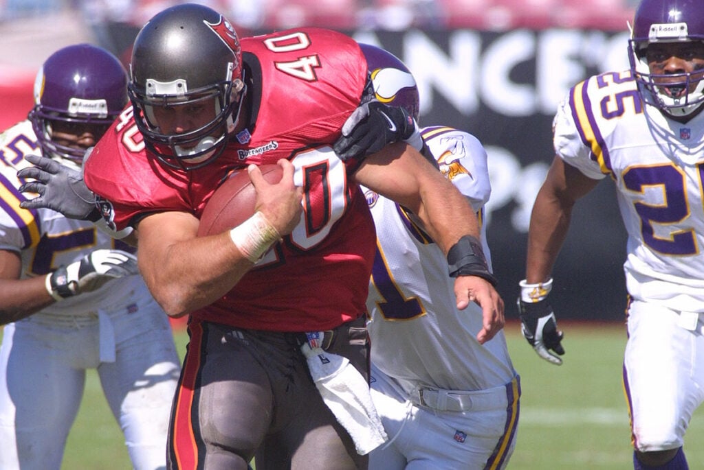 Pr Roundtable: Which Bucs Uniform Combo Is Your Favorite? 4 Former Bucs Fb Mike Alstott