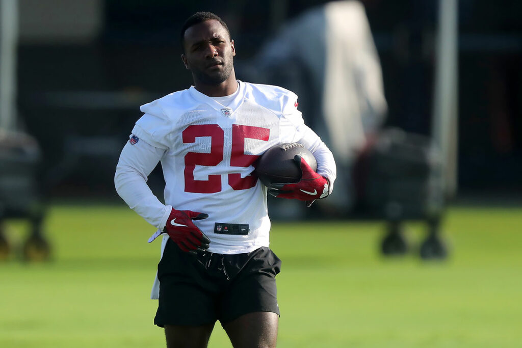 Bucs Rb Giovani Bernard