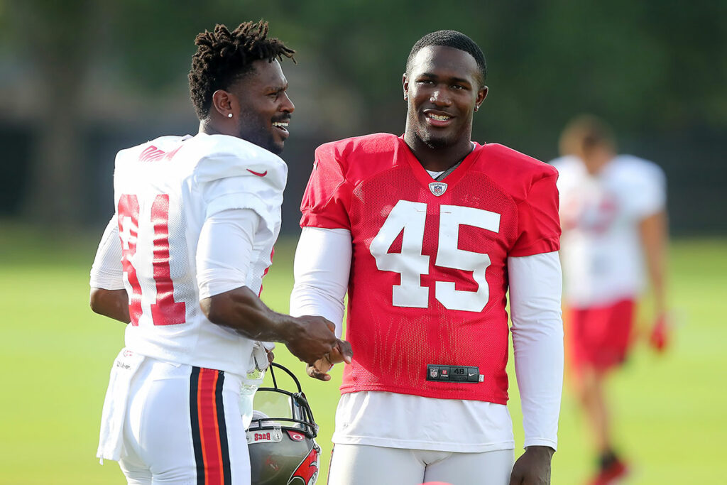 Bucs Wr Antonio Brown And Ilb Devin White