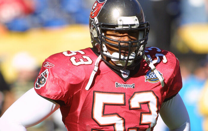 Former Bucs Lb Shelton Quarles