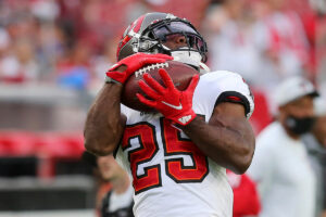 Bucs Return 3 Key Players From Injury In Week 5 2 Bucs Rb Giovani Bernard