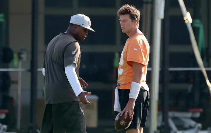 Bucs Oc Byron Leftwich And Qb Tom Brady