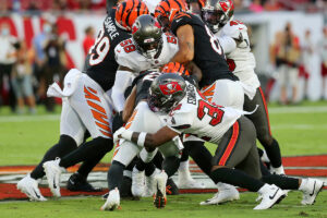 Bucs S Mike Edwards And Olb Shaquil Barrett