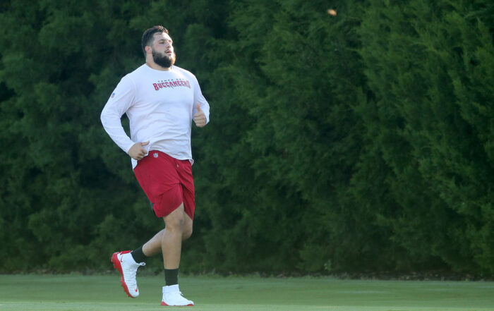 Bucs C Robert Hainsey