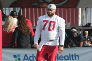 Arians Gives Update On Injured Bucs Whitehead, Hainsey 3 Bucs C Robert Hainsey