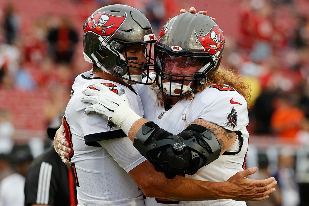 Bucs Qb Tom Brady And C Ryan Jensen