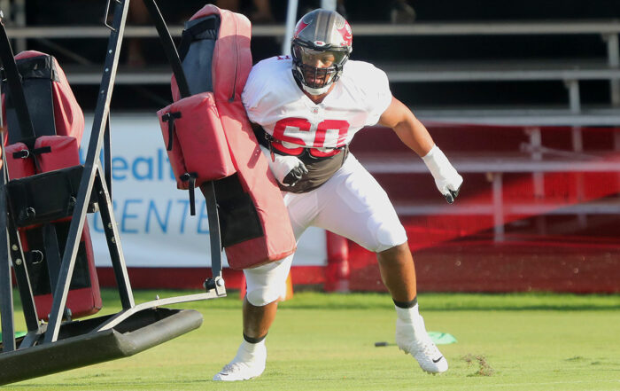 Bucs Ol Nick Leverett