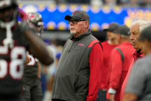 Bucs Hc Arians Coaching Through Injury 2 Bucs Hc Bruce Arians