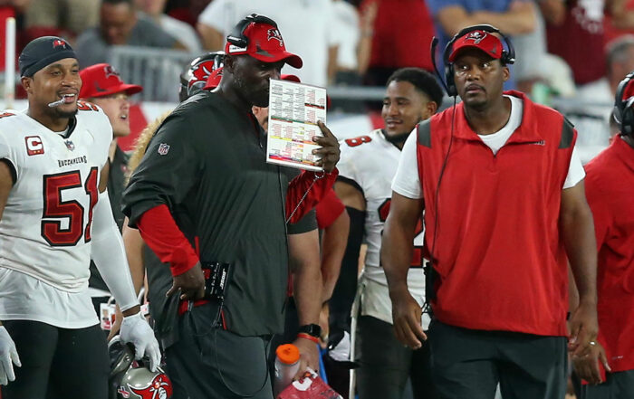 Bucs Dc Todd Bowles And Ilbs Coach Mike Caldwell