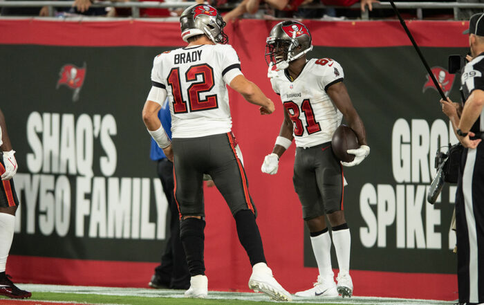 Bucs Qb Tom Brady And Wr Antonio Brown