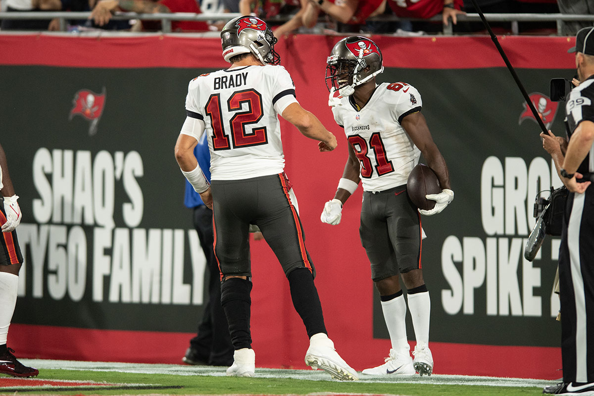 Bucs Qb Tom Brady And Wr Antonio Brown