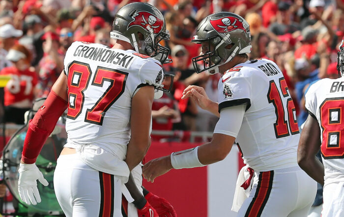 Bucs Te Rob Gronkowski And Qb Tom Brady