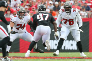 Pewter Report'S 2021 Bucs First Quarter Grades 4 Bucs Lg Ali Marpet And Lt Donovan Smith And Falcons Dt Grady Jarrett