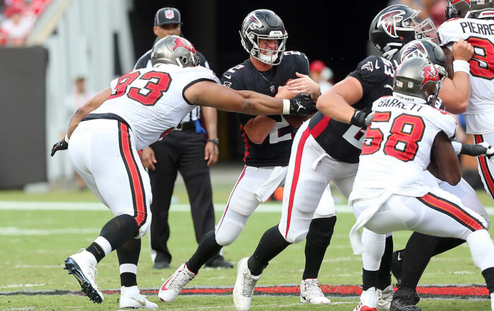 Bucs Dt Ndamukong Suh And Falcons Qb Matt Ryan