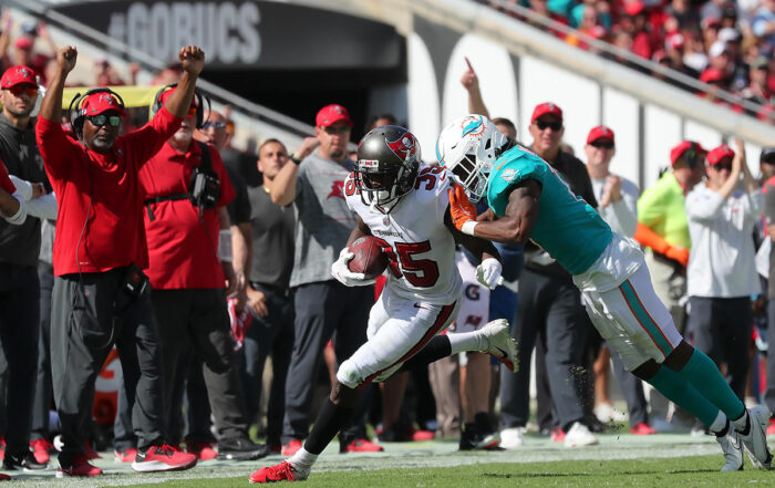 Bucs Cb Jamel Dean