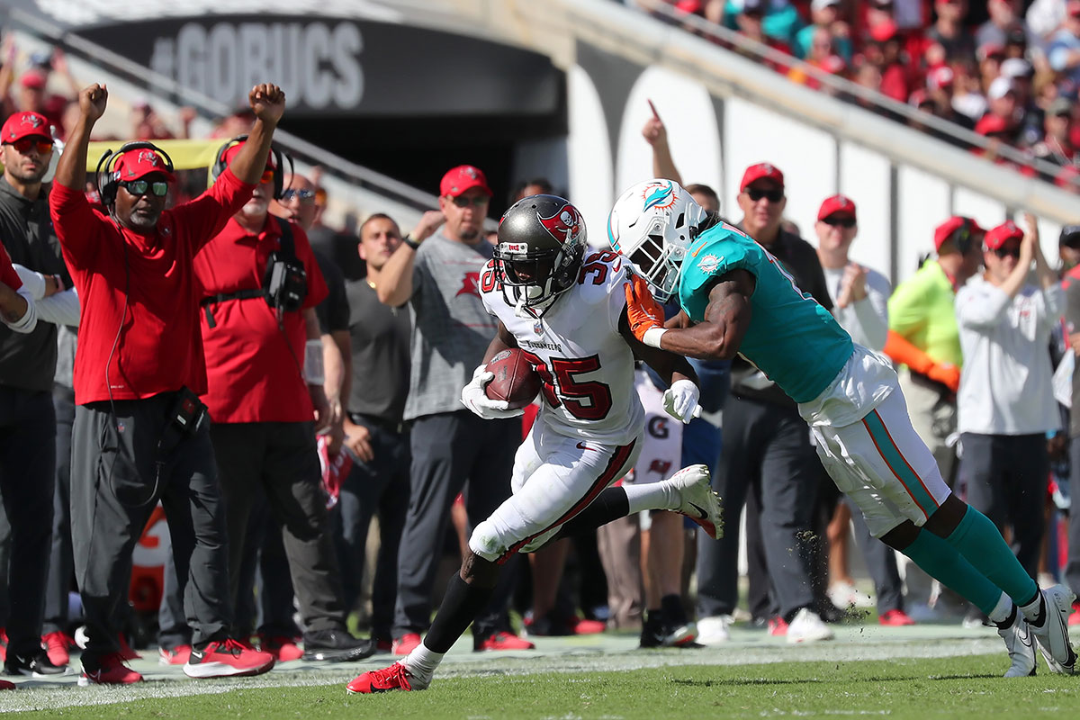 Bucs Cb Jamel Dean