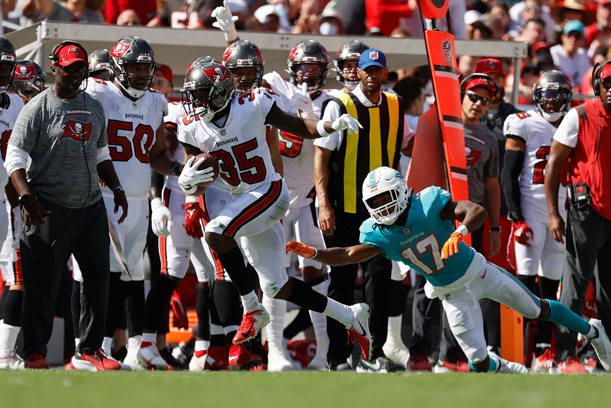 Bucs Cb Jamel Dean
