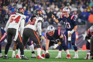 Bucs, Bowles Have Spotty Success Vs. Rookie Qbs And Backups 3 Bucs Lb Lavonte David, Dt Rakeem Nunez-Roches And Patriots Qb Mac Jones