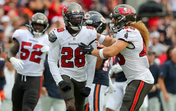 Bucs Cb Rashard Robinson And Ilb Grant Stuard