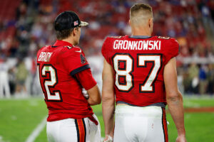 Bucs Ranked Least &Amp;Quot;Vulnerable&Amp;Quot; Division Winner Heading Into 2022 2 Bucs Qb Tom Brady And Te Rob Gronkowski