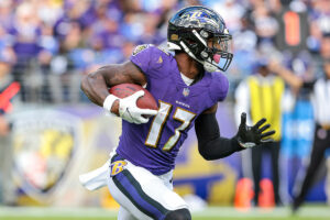 Bucs Rb Bell Chose Tampa Over Retirement 3 New Bucs Rb Le'Veon Bell
