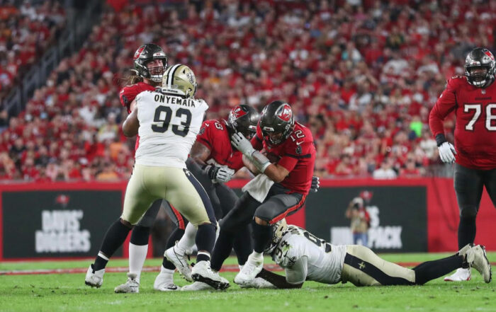 Bucs Qb Tom Brady And Saints De Cam Jordan