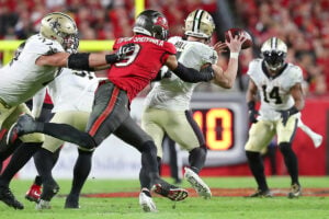 Bucs Olb Joe Tryon-Shoyinka And Saints Qb Taysom Hill