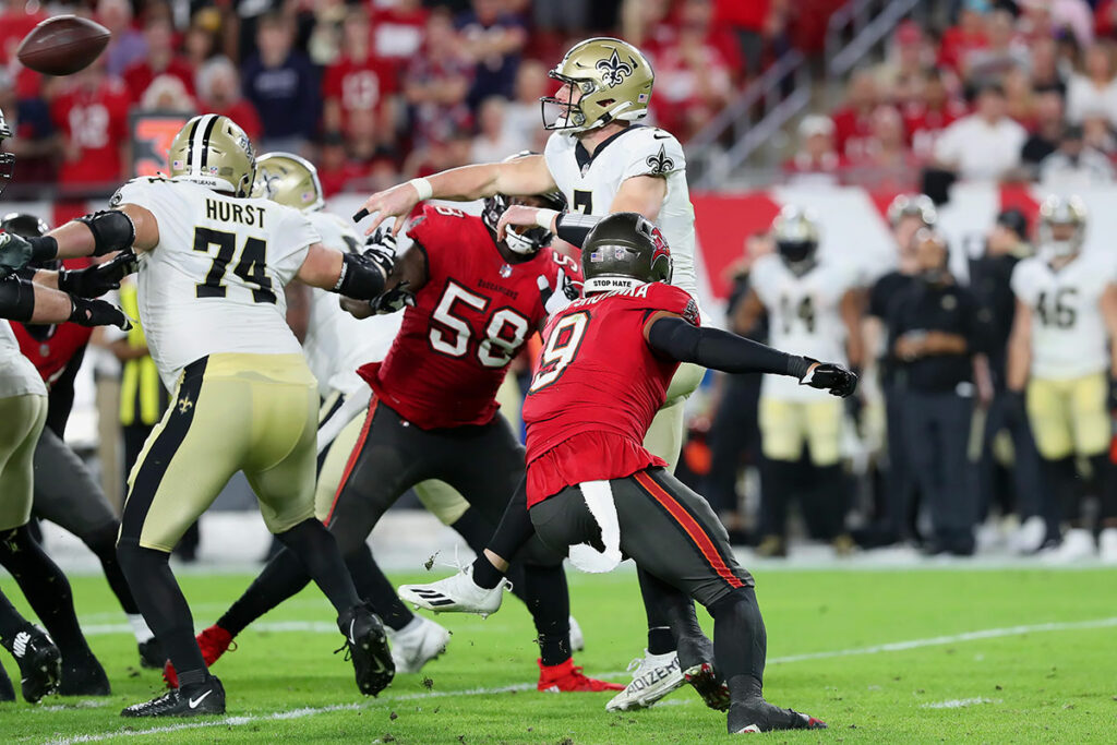 Bucs Olbs Shaq Barrett And Joe Tryon-Shoyinka And Saints Qb Taysom Hill