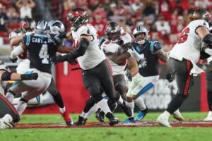 Can Bucs Rb White Really Become A Le'Veon Bell-Type Back? 2 Former Bucs Rb Le'Veon Bell