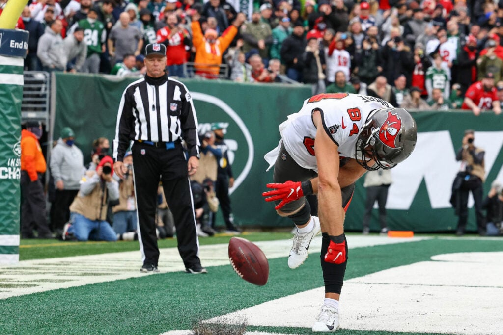 Pewter Report'S Top 50 All-Time Bucs: Complete List 10 Bucs Te Cam Brate