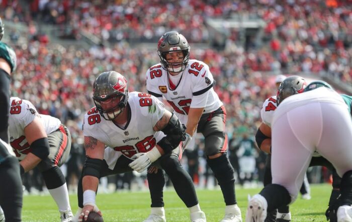 Bucs Qb Tom Brady And C Ryan Jensen