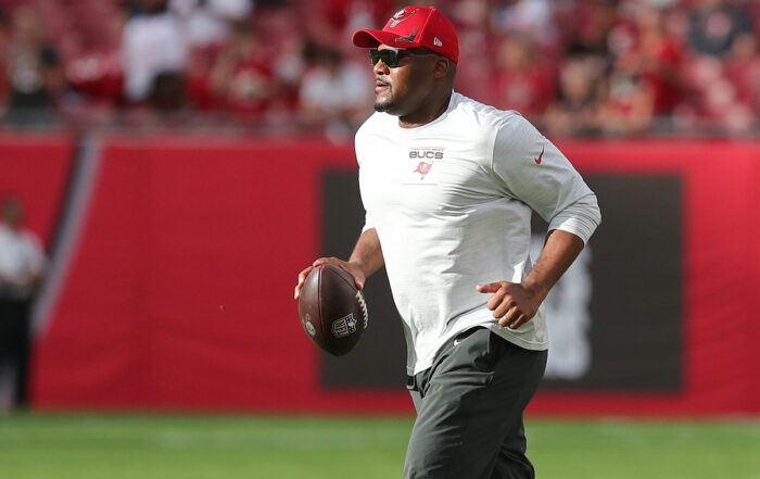 Bucs Ilbs Coach Mike Caldwell