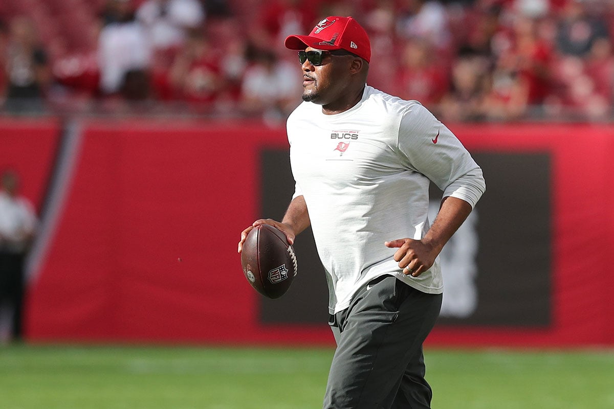 Bucs Ilbs Coach Mike Caldwell