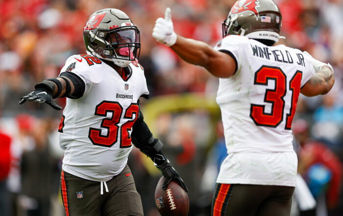 Bucs S Mike Edwards