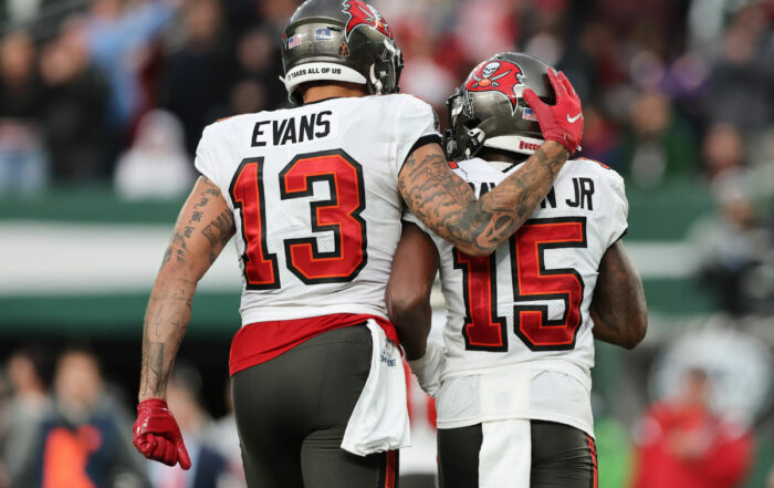 Bucs Wrs Mike Evans And Cyril Grayson