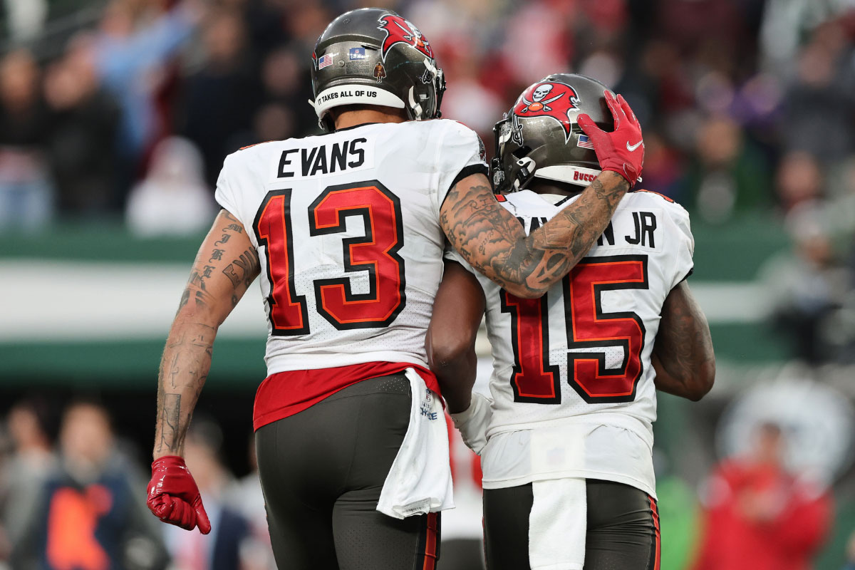 Bucs Wrs Mike Evans And Cyril Grayson