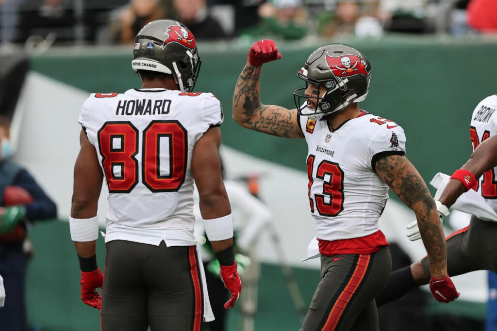 Bucs Wr Mike Evans And Te O.j. Howard