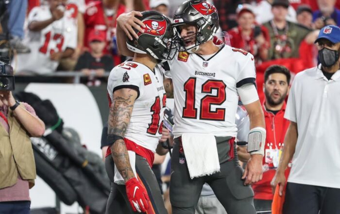 Bucs Wr Mike Evans And Qb Tom Brady