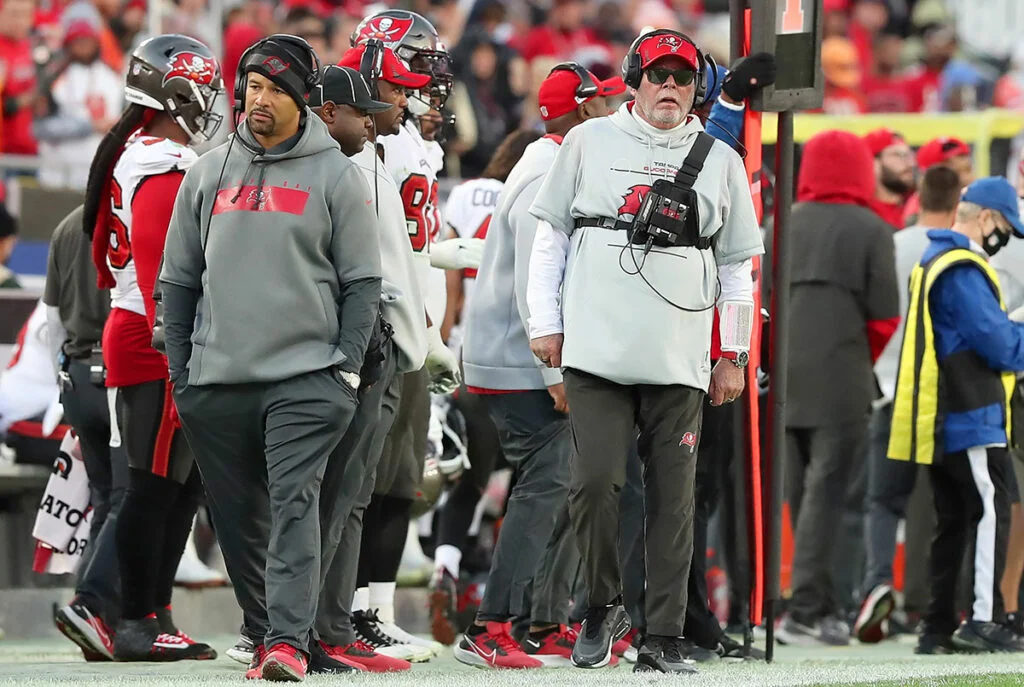 Bucs Olbs Coach Larry Foote Is On Track To Be A Future Head Coach 2 Bucs Olbs Coach Larry Foote And Former Head Coach Bruce Arians