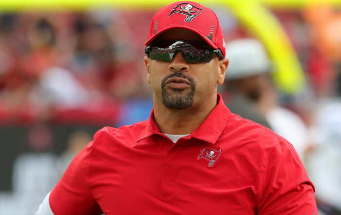 Bucs Co-Dc Larry Foote