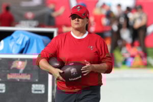 Former Bucs Assistant Signs With Afc Team 2 Bucs Assistant Dl Coach Lori Locust