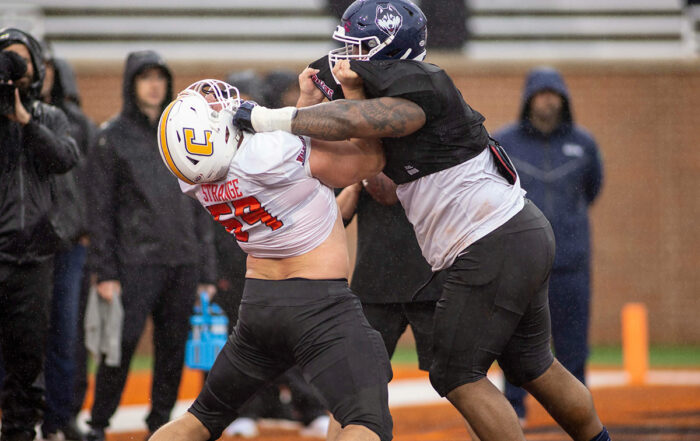 Uconn Dt Travis Jones