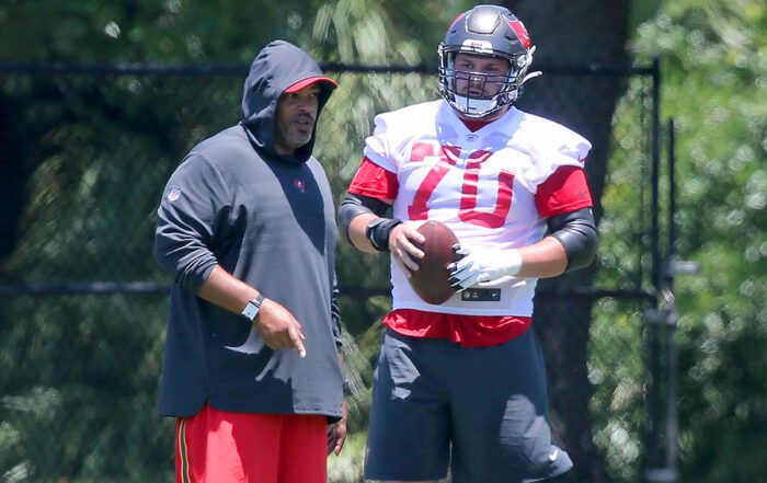 Bucs Ol Coach Harold Goodwin And Ol Robert Hainsey