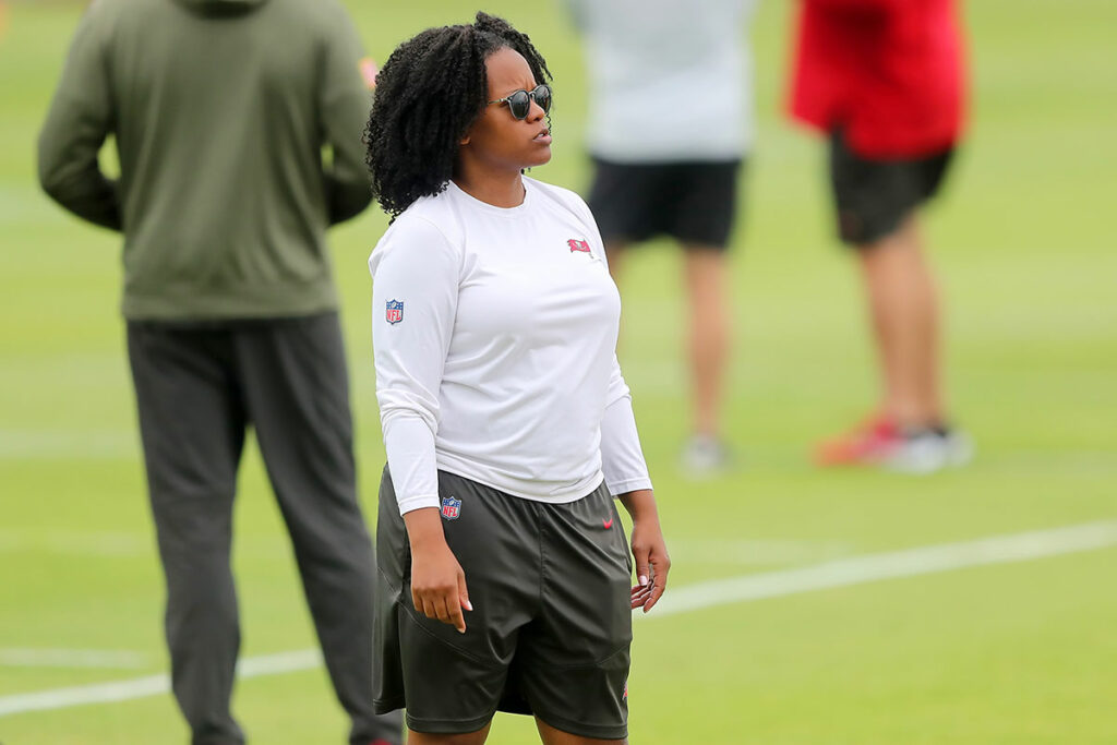 Bucs Jacquelin Davidson
