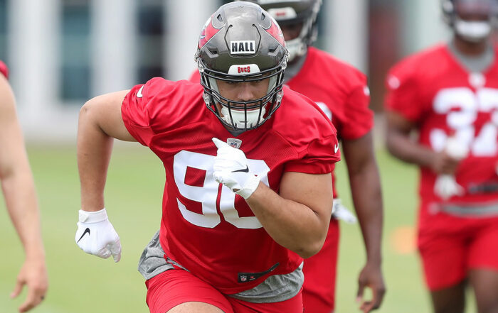 Bucs Dt Logan Hall