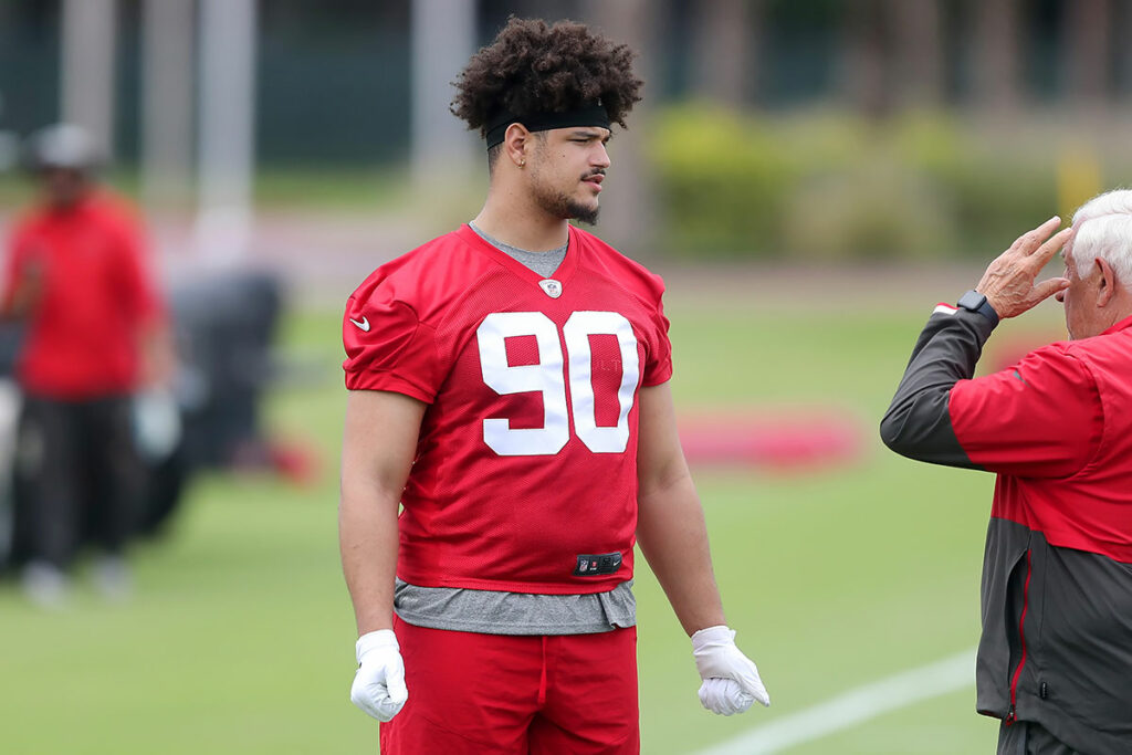 Bucs Dt Logan Hall