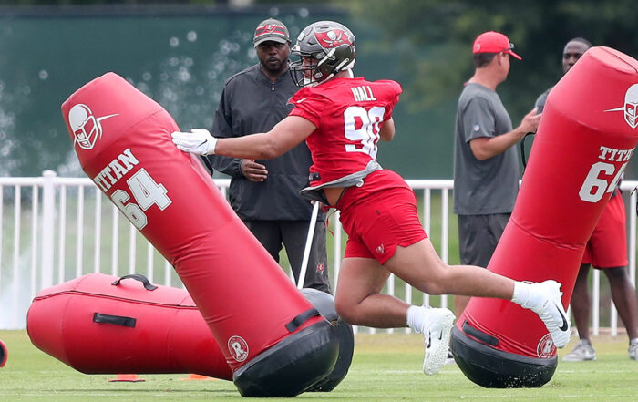 Bucs Dt Logan Hall And Dl Coach Kacy Rodgers