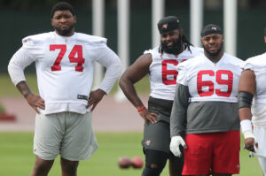 Inside Bucs Otas 5-25: Star Defenders Return, Qbs Clean Up Mistakes 2 Bucs Ol Fred Johnson, Sadarius Hutcherson And Shaq Mason