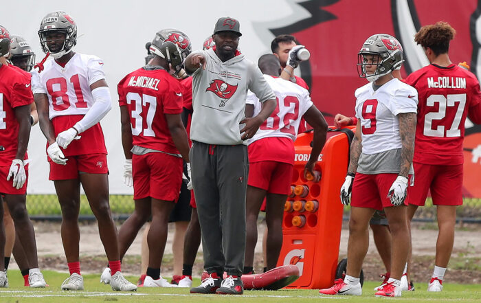 Bucs Assistant Wrs Coach Thaddeus Lewis And Wr Jerreth Sterns