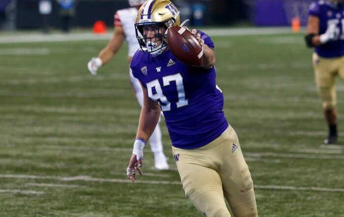 Bucs Te Cade Otton Washington